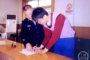 官方：切尔西与17岁青训小将阿奇姆蓬签下首份职业合同